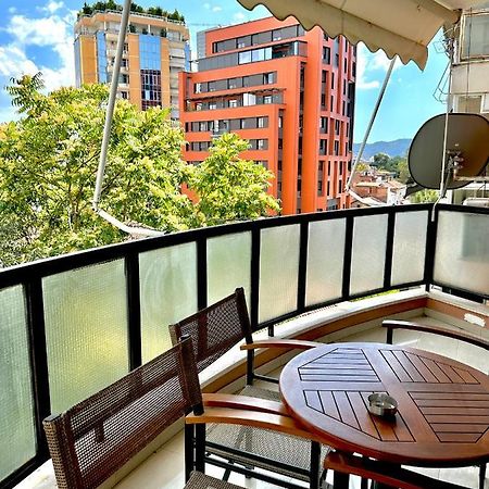 Central Inn Home Тирана Екстер'єр фото