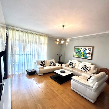 Central Inn Home Тирана Екстер'єр фото