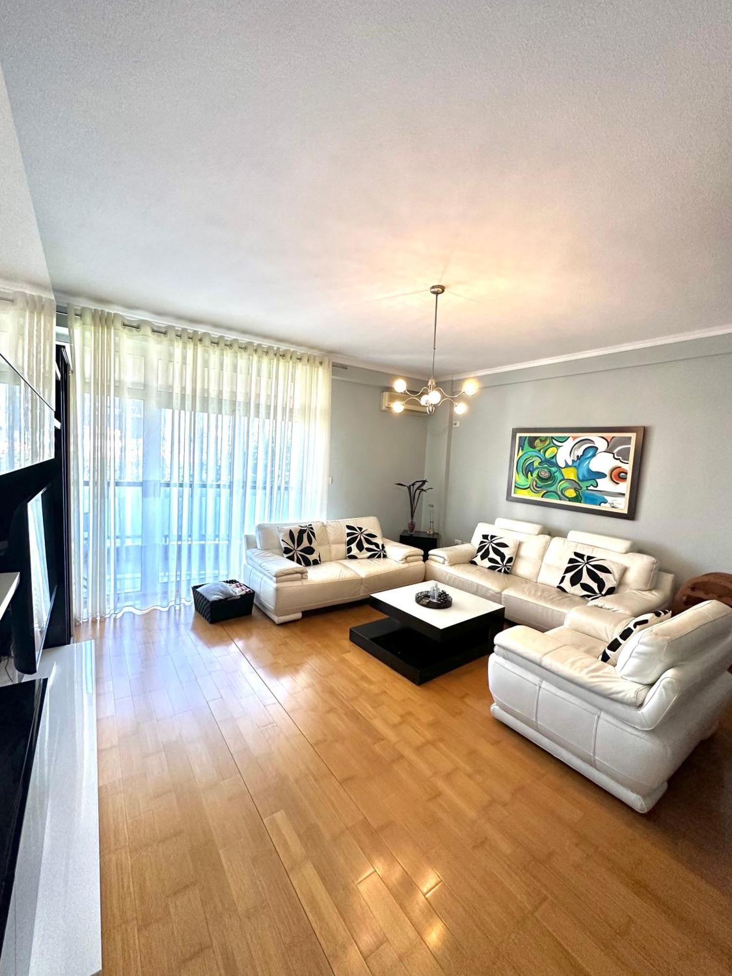 Central Inn Home Тирана Екстер'єр фото